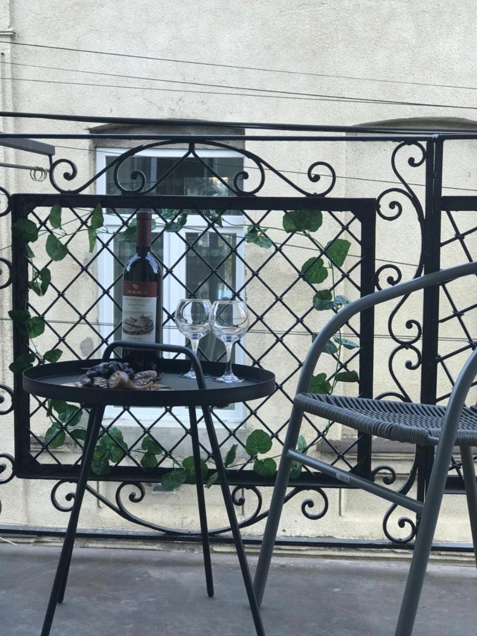 Guest House Story Тбилиси Экстерьер фото