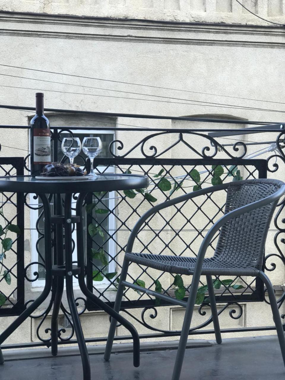 Guest House Story Тбилиси Экстерьер фото