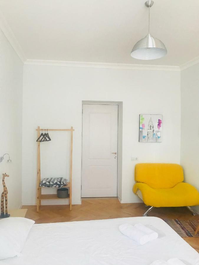 Guest House Story Тбилиси Экстерьер фото